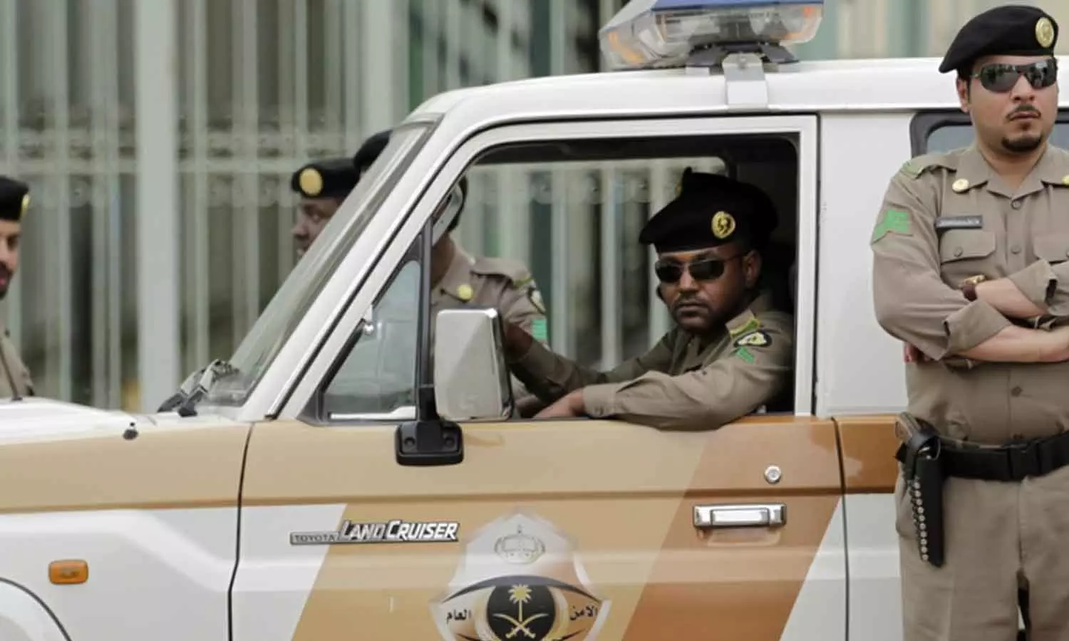 സൗദിയിൽ ഒരാഴ്ചക്കിടെ പതിനാലായിരത്തിലധികം നിയമലംഘകർ പിടിയിലായതായി ആഭ്യന്തര മന്ത്രാലയം