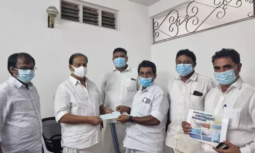 കെ.പി.സി.സി 137 രൂപാ ചലഞ്ച്; ഒ.ഐ.സി.സി ഒമാന് സ്വരൂപിച്ച തുക കൈമാറി കെ.പി.സി.സി 137 രൂപാ ചലഞ്ച്; ഒ.ഐ.സി.സി ഒമാന് സ്വരൂപിച്ച തുക കൈമാറി