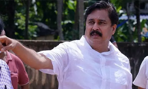 വഖഫ് ഭൂമി തിരിച്ചു പിടിച്ച സംഭവം; മന്ത്രി വി.അബ്ദുറഹ്മാനും മായിന്‍ ഹാജിയും തമ്മില്‍ തര്‍ക്കം