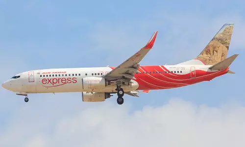 കണ്ണൂരിലേക്കുളള എയര്‍ഇന്ത്യ എക്‌സ്പ്രസ് വിമാനം വൈകുന്നത് യാത്രക്കാരെ ദുരിതത്തിലാക്കുന്നു