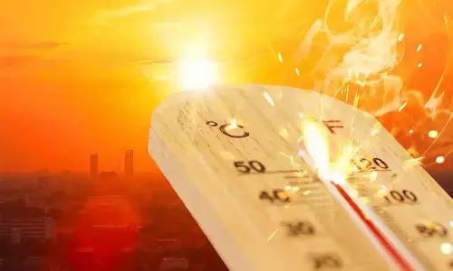 യുഎഇയിൽ താപനില ഉയരുന്നു; ജാഗ്രത പാലിക്കാൻ നിർദേശം യുഎഇയിൽ താപനില ഉയരുന്നു; ജാഗ്രത പാലിക്കാൻ നിർദേശം