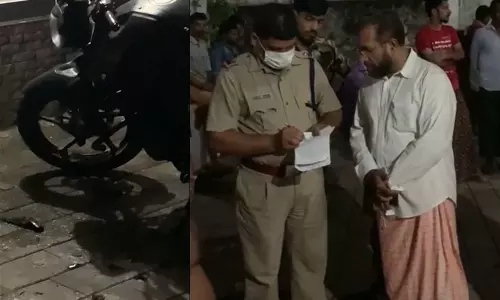 കോഴിക്കോട് യൂത്ത് കോണ്‍ഗ്രസ് നേതാവിന്‍റെ വീടിന് നേരെ ബോംബേറ്