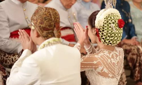 ഭര്ത്താവ് സ്ത്രീയാണെന്ന് തിരിച്ചറിഞ്ഞത് വിവാഹം കഴിഞ്ഞ് 10 മാസത്തിനു ശേഷം; ഞെട്ടി ഇന്തോനേഷ്യന് യുവതി ഭര്ത്താവ് സ്ത്രീയാണെന്ന് തിരിച്ചറിഞ്ഞത് വിവാഹം കഴിഞ്ഞ് 10 മാസത്തിനു ശേഷം; ഞെട്ടി ഇന്തോനേഷ്യന് യുവതി