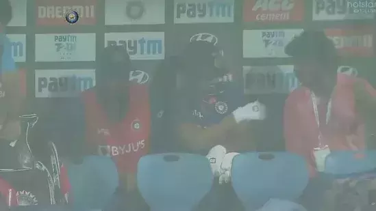 ഗ്രൗണ്ട് സ്റ്റാഫിനെ അപമാനിച്ചു; ഗെയ്ക് വാദിന് സോഷ്യല് മീഡിയയില് പൊങ്കാല ഗ്രൗണ്ട് സ്റ്റാഫിനെ അപമാനിച്ചു; ഗെയ്ക് വാദിന് സോഷ്യല് മീഡിയയില് പൊങ്കാല