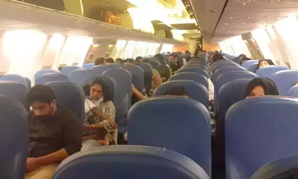 മസ്കത്തില്നിന്ന് കണ്ണൂരിലേക്കുള്ള എയര്ഇന്ത്യ എക്സ്പ്രസ് യാത്രക്കാര് നാട്ടിലെത്തി മസ്കത്തില്നിന്ന് കണ്ണൂരിലേക്കുള്ള എയര്ഇന്ത്യ എക്സ്പ്രസ് യാത്രക്കാര് നാട്ടിലെത്തി