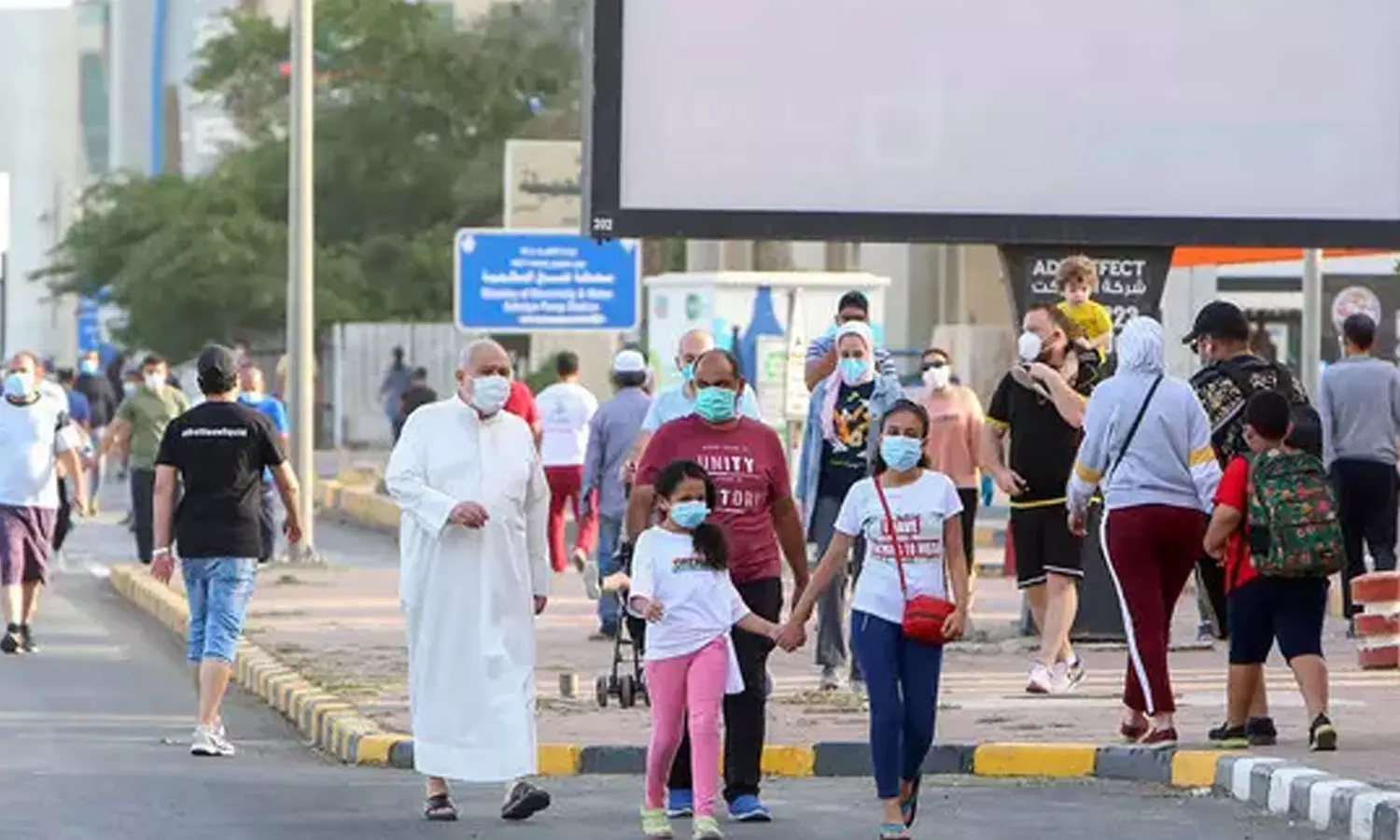 കോവിഡ് വീണ്ടുമുയരുന്നു; ആശങ്ക വേണ്ടെന്ന് കുവൈത്ത് കോവിഡ് വീണ്ടുമുയരുന്നു; ആശങ്ക വേണ്ടെന്ന് കുവൈത്ത്