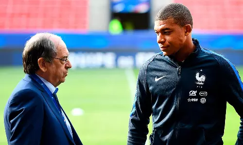 വംശീയ പരാമര്‍ശമുണ്ടായപ്പോള്‍ പിന്തുണച്ചില്ല; ഫ്രഞ്ച് ഫുട്ബോള്‍ ഫെഡറേഷന്‍ പ്രസിഡന്റിനെതിരെ എംബാപ്പെ