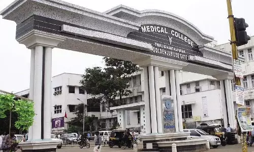 ഗൂഢാലോചനയുണ്ടോ എന്ന് സംശയം; തിരുവനന്തപുരം മെഡിക്കൽ കോളേജ് ആംബുലൻസ് ഡ്രൈവർക്കെതിരെ കെ.ജി.എം.സി.ടി.എ