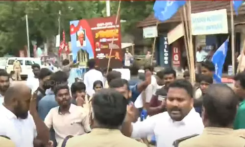 അഗ്നിപഥിനെതിരെ കെ.എസ്.യു നടത്തിയ മാർച്ചിൽ സംഘർഷം അഗ്നിപഥിനെതിരെ കെ.എസ്.യു നടത്തിയ മാർച്ചിൽ സംഘർഷം