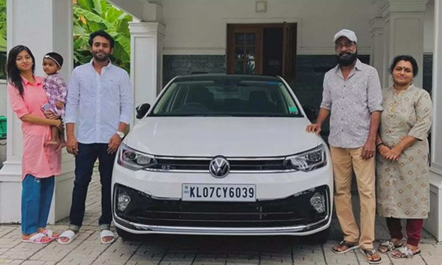 യാത്രകളിൽ അർജുൻ അശോകന് പുതിയ കൂട്ടാളി; വെര്ട്യൂസ് സ്വന്തമാക്കി നടന് അര്ജുന് അശോകന് യാത്രകളിൽ അർജുൻ അശോകന് പുതിയ കൂട്ടാളി; വെര്ട്യൂസ് സ്വന്തമാക്കി നടന് അര്ജുന് അശോകന്