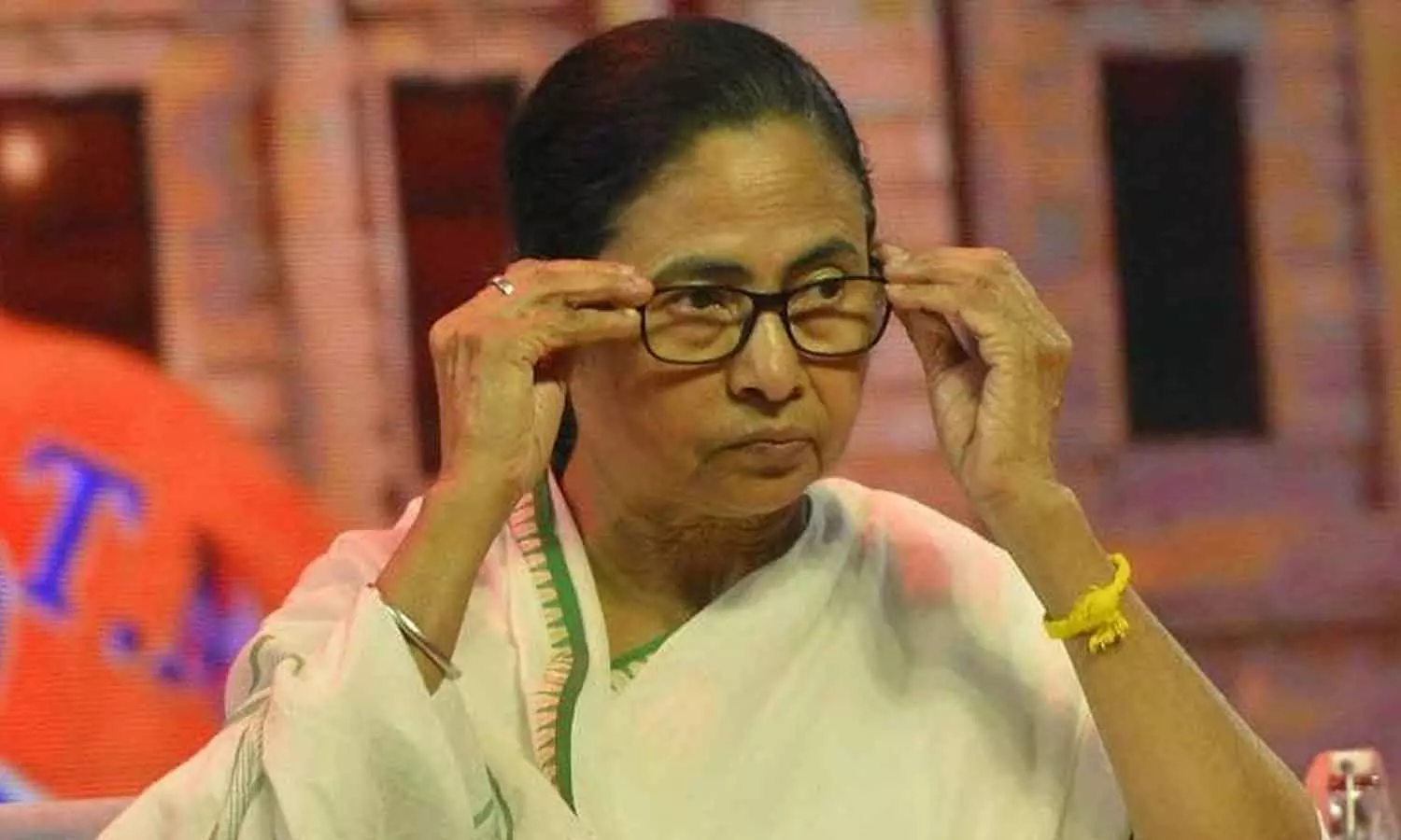 മഹാരാഷ്ട്രയിൽ ബിജെപി ജനാധിപത്യത്തെ ബുൾഡോസ് ചെയ്യുന്നു: മമതാ ബാനർജി മഹാരാഷ്ട്രയിൽ ബിജെപി ജനാധിപത്യത്തെ ബുൾഡോസ് ചെയ്യുന്നു: മമതാ ബാനർജി