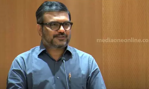 പാർലമെന്റിലെത്തിയപ്പോൾ ശതകോടീശ്വരന്മാരെ കണ്ട് അന്ധാളിച്ചുപോയി: എം.ബി രാജേഷ് പാർലമെന്റിലെത്തിയപ്പോൾ ശതകോടീശ്വരന്മാരെ കണ്ട് അന്ധാളിച്ചുപോയി: എം.ബി രാജേഷ്