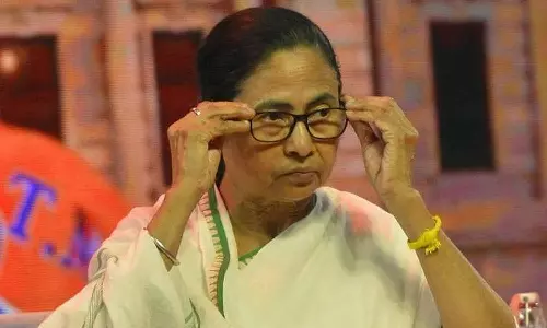 മഹാരാഷ്ട്രയിൽ ബിജെപി ജനാധിപത്യത്തെ ബുൾഡോസ് ചെയ്യുന്നു: മമതാ ബാനർജി