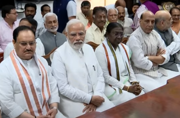 ദ്രൗപതി മുര്‍മു നാമനിര്‍ദേശ പത്രിക സമര്‍പ്പിച്ചു