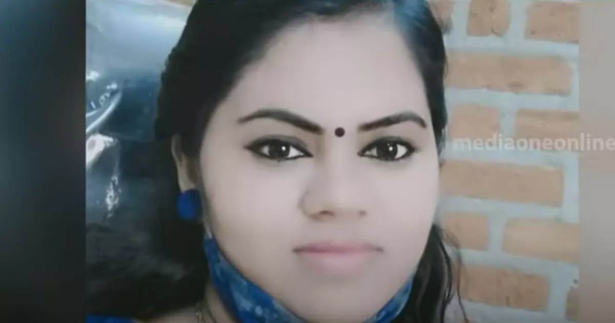 പുറമറ്റം പഞ്ചായത്ത് പ്രസിഡന്റിനെ പഞ്ചായത്ത് അംഗങ്ങൾ കയ്യേറ്റം ചെയ്തു പുറമറ്റം പഞ്ചായത്ത് പ്രസിഡന്റിനെ പഞ്ചായത്ത് അംഗങ്ങൾ കയ്യേറ്റം ചെയ്തു