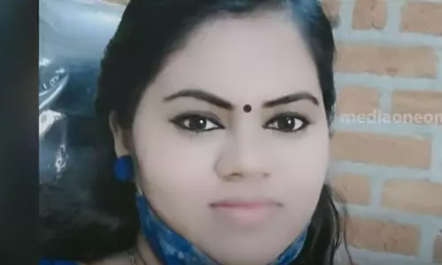 പുറമറ്റം പഞ്ചായത്ത് പ്രസിഡന്റിനെ പഞ്ചായത്ത് അംഗങ്ങൾ കയ്യേറ്റം ചെയ്തു പുറമറ്റം പഞ്ചായത്ത് പ്രസിഡന്റിനെ പഞ്ചായത്ത് അംഗങ്ങൾ കയ്യേറ്റം ചെയ്തു