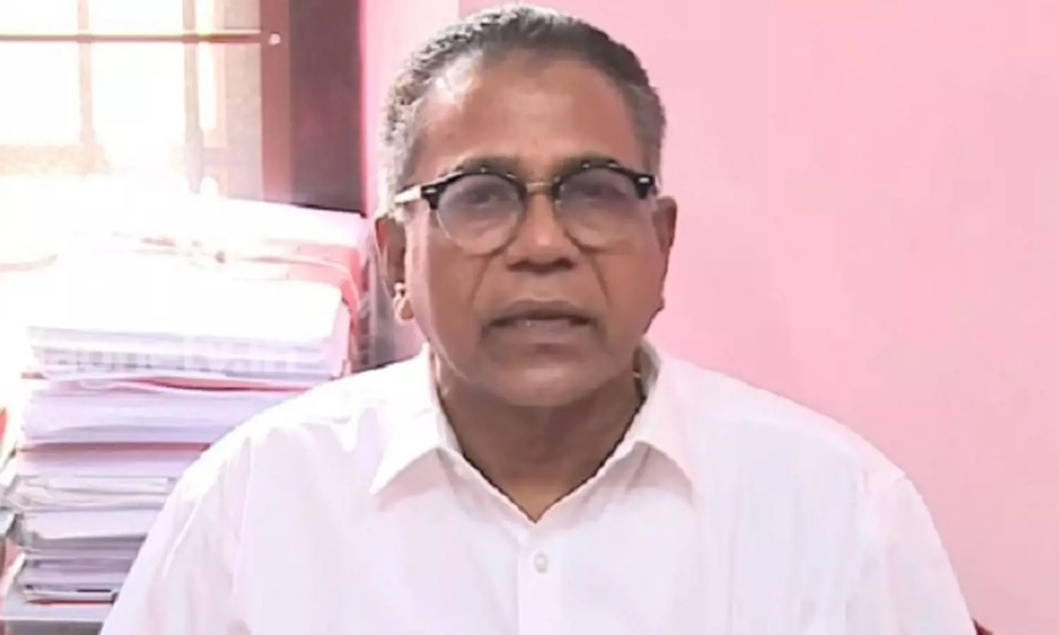 കലാലയങ്ങളെ കയ്യൂക്കിന്റെ കേന്ദ്രമാക്കി മാറ്റിയതിന്റെ ഫലമാണിത്; എംപി ഓഫീസ് ആക്രമണത്തിൽ സിപിഐ കലാലയങ്ങളെ കയ്യൂക്കിന്റെ കേന്ദ്രമാക്കി മാറ്റിയതിന്റെ ഫലമാണിത്; എംപി ഓഫീസ് ആക്രമണത്തിൽ സിപിഐ