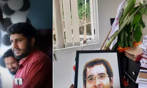 മന്ത്രിയുടെ വാദം പൊളിഞ്ഞു, അവിഷിത്ത് സ്റ്റാഫ് തന്നെ; വിവാദമായതോടെ പുറത്താക്കി മന്ത്രിയുടെ വാദം പൊളിഞ്ഞു, അവിഷിത്ത് സ്റ്റാഫ് തന്നെ; വിവാദമായതോടെ പുറത്താക്കി