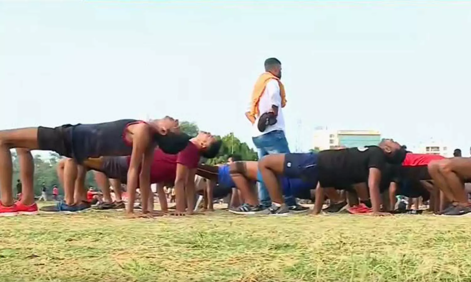 വിജ്ഞാപനം പുറപ്പെടുവിച്ചതിന് പിന്നാലെ അഗ്നിപഥിനൊരുങ്ങി സ്വകാര്യ സൈനിക പരിശീലന കേന്ദ്രങ്ങൾ വിജ്ഞാപനം പുറപ്പെടുവിച്ചതിന് പിന്നാലെ അഗ്നിപഥിനൊരുങ്ങി സ്വകാര്യ സൈനിക പരിശീലന കേന്ദ്രങ്ങൾ