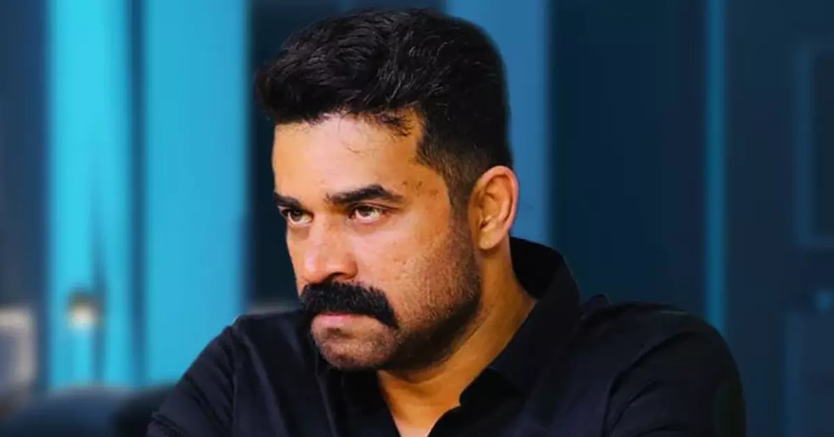 ബലാത്സംഗ കേസ് പ്രതി വിജയ് ബാബു  അമ്മ യോഗത്തില്‍; വിധിക്കായി കാത്തിരിക്കുന്നുവെന്ന് ഭാരവാഹികള്‍