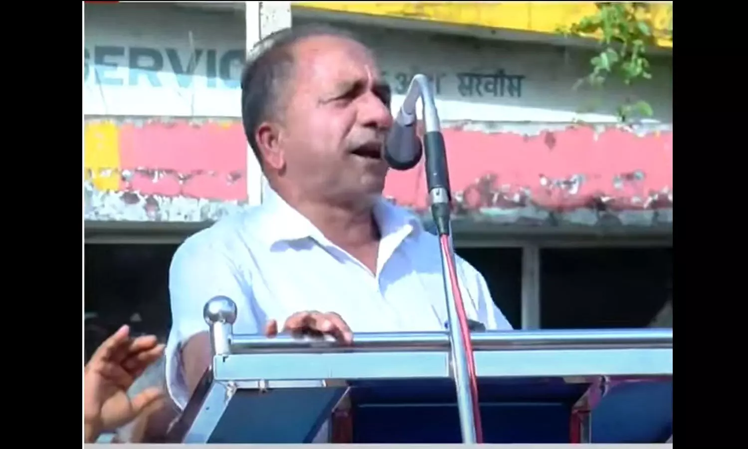 ദേശാഭിമാനി ഓഫീസിന് കല്ലെറിഞ്ഞവനെയും സിദ്ദീഖിന്റെ ഗൺമാനെയും ഞങ്ങൾ നമ്പറിട്ട് വെച്ചിട്ടുണ്ട്; മുന്നറിയിപ്പുമായി സിപിഎം വയനാട് ജില്ലാ സെക്രട്ടറിയേറ്റ് അംഗം