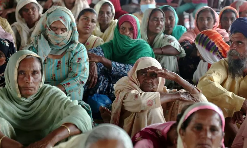 ജാതി വിവേചനങ്ങൾ മറച്ചുവെക്കുമ്പോൾ ജാതി വിവേചനങ്ങൾ മറച്ചുവെക്കുമ്പോൾ