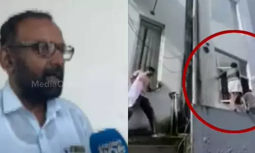 എസ്.എഫ്.ഐയുടെ സമരരീതിയെ തളളുന്നുവെന്ന് സി.പി.എം വയനാട് ജില്ലാ സെക്രട്ടറി എസ്.എഫ്.ഐയുടെ സമരരീതിയെ തളളുന്നുവെന്ന് സി.പി.എം വയനാട് ജില്ലാ സെക്രട്ടറി