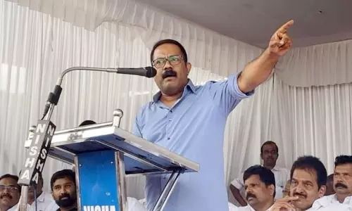 മൗനംകൊണ്ട് കീഴടങ്ങുകയും പുകഴ്ത്തിപ്പറയലുകൾകൊണ്ട് കാര്യം നേടുകയും ചെയ്യുന്നതിന്റെ പേരല്ല ഡിപ്ലോമാറ്റിക് ലീഡർഷിപ്പ്: കെ.എം ഷാജി