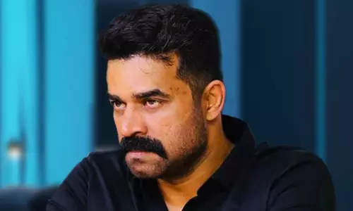 ബലാത്സംഗ കേസ് പ്രതി വിജയ് ബാബു  അമ്മ യോഗത്തില്‍; വിധിക്കായി കാത്തിരിക്കുന്നുവെന്ന് ഭാരവാഹികള്‍