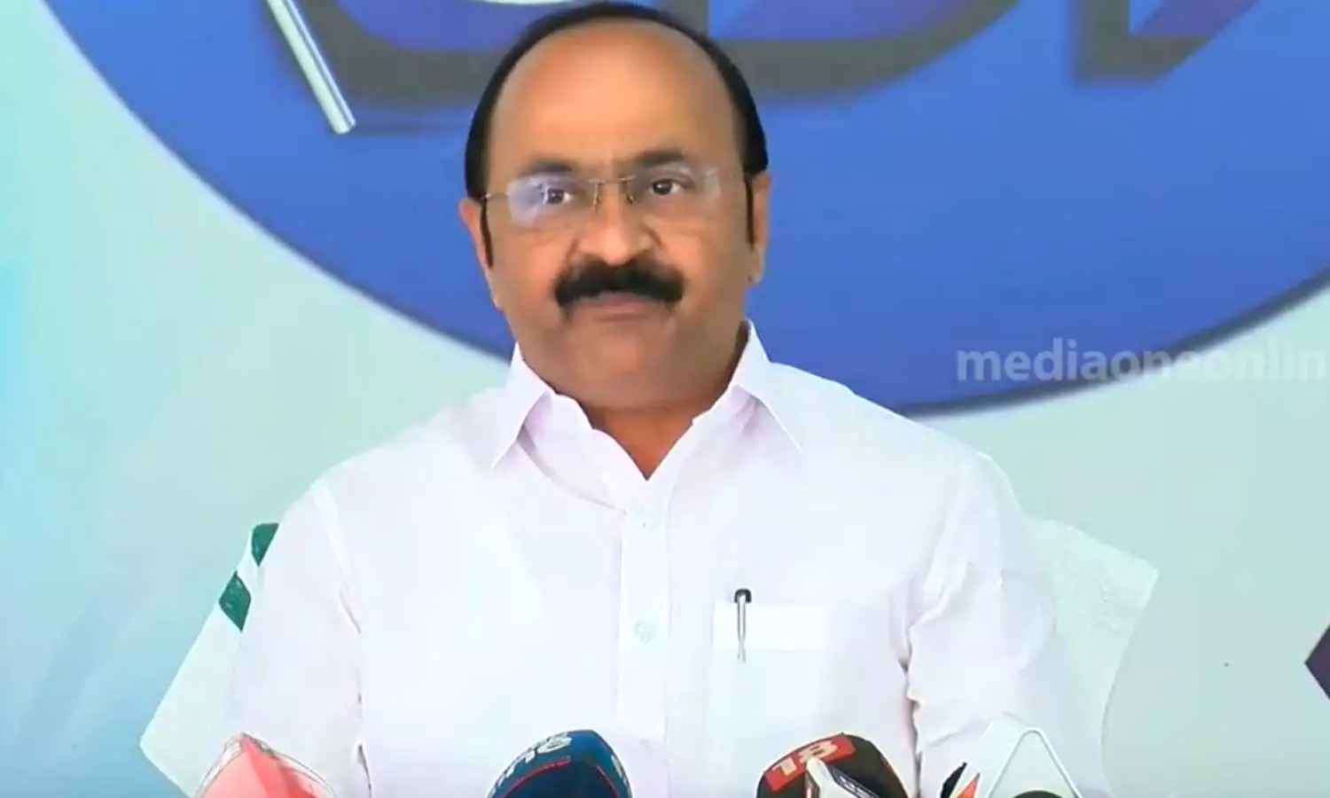 മുഖ്യമന്ത്രിക്ക് മറവിരോഗം, സഭാ ടിവിയെ സി.പി.എം ടിവിയാക്കിയാൽ തടയും: വി.ഡി സതീശൻ