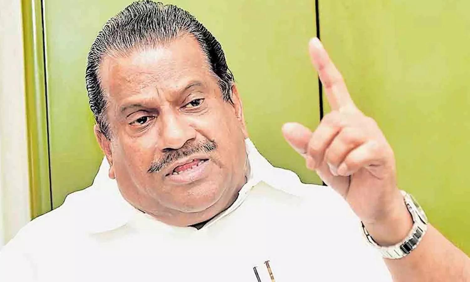 രമേശ് ചെന്നിത്തല അൽപ്പനാണെന്ന് കാണിക്കാനാണ് വി.ഡി സതീശന്റെ പരാക്രമം: ഇ.പി ജയരാജൻ രമേശ് ചെന്നിത്തല അൽപ്പനാണെന്ന് കാണിക്കാനാണ് വി.ഡി സതീശന്റെ പരാക്രമം: ഇ.പി ജയരാജൻ