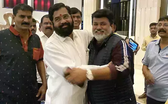 മഹാരാഷ്ട്രാ പ്രതിസന്ധിയിൽ വിമതർക്ക് ആശ്വാസം; മറുപടി നൽകാൻ സമയം നീട്ടി നല്‍കി സുപ്രിം കോടതി