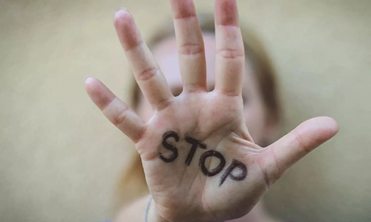 കുവൈറ്റിൽ ആദിവാസി യുവതി നേരിട്ടത് ക്രൂര പീഡനം; അറബിയും ഏജന്റും  മർദിച്ചതായി പരാതി