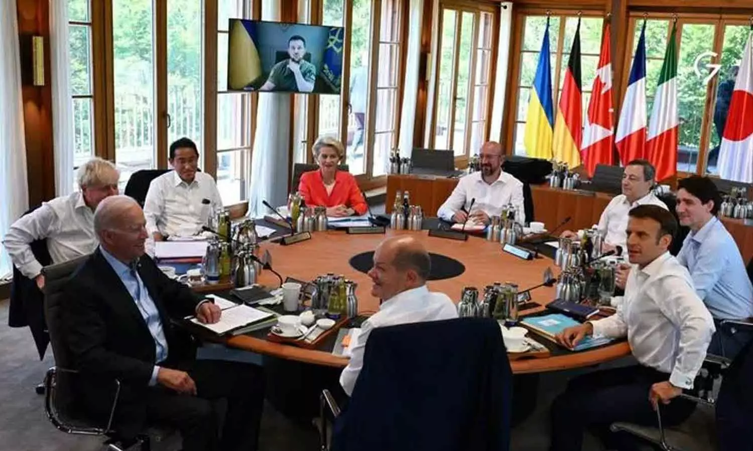 റഷ്യയിൽ നിന്നുള്ള സ്വർണം നിരോധിക്കും, കടുത്ത ഉപരോധ നടപടികൾ ഏർപ്പെടുത്തും: ജി7 ഉച്ചകോടിയിൽ ധാരണ റഷ്യയിൽ നിന്നുള്ള സ്വർണം നിരോധിക്കും, കടുത്ത ഉപരോധ നടപടികൾ ഏർപ്പെടുത്തും: ജി7 ഉച്ചകോടിയിൽ ധാരണ