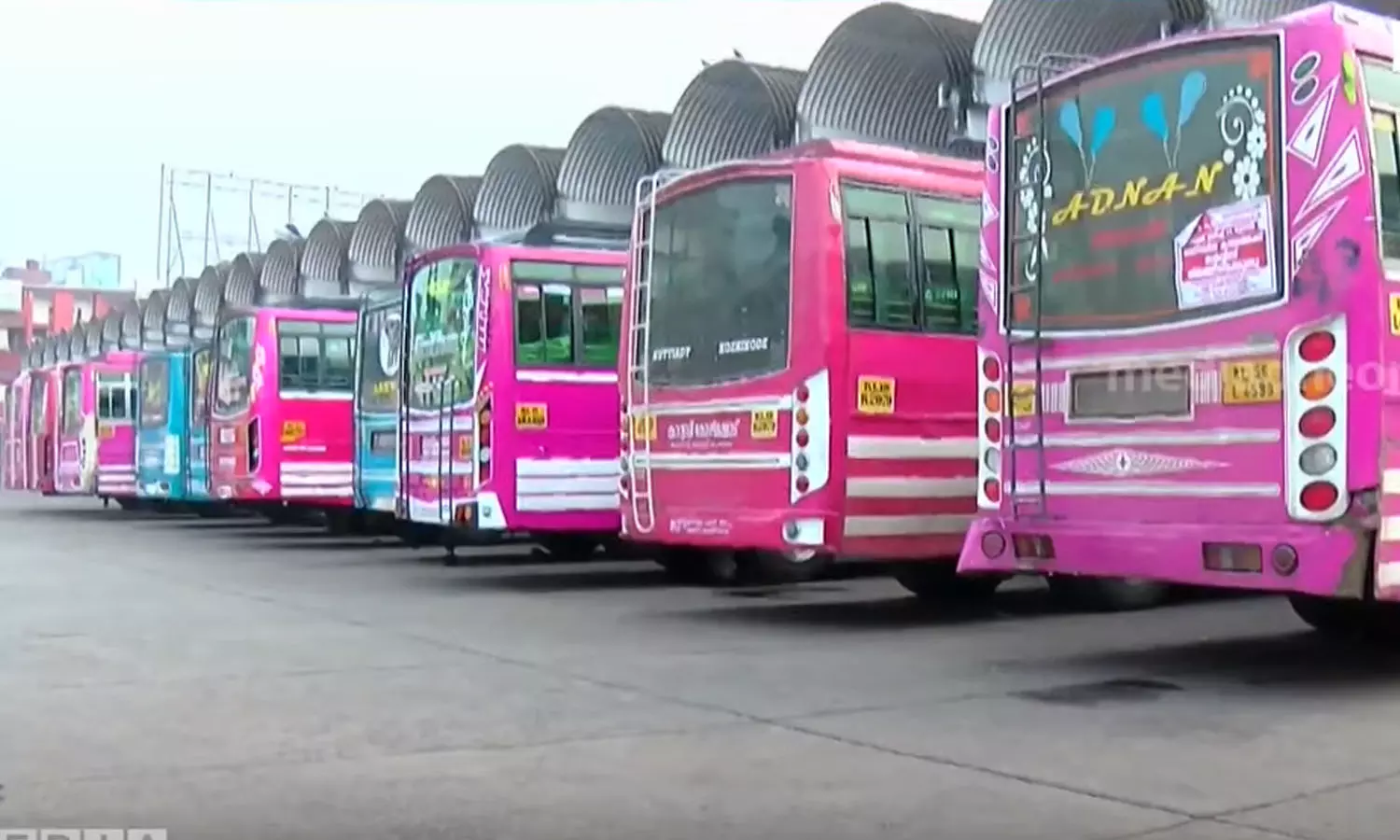 സ്വകാര്യ ബസുകൾ മാറ്റത്തിന്റെ പാതയിൽ; ശീതീകരിച്ച വൈദ്യുതി ബസുകൾ ഉടൻ നിരത്തിലിറങ്ങും