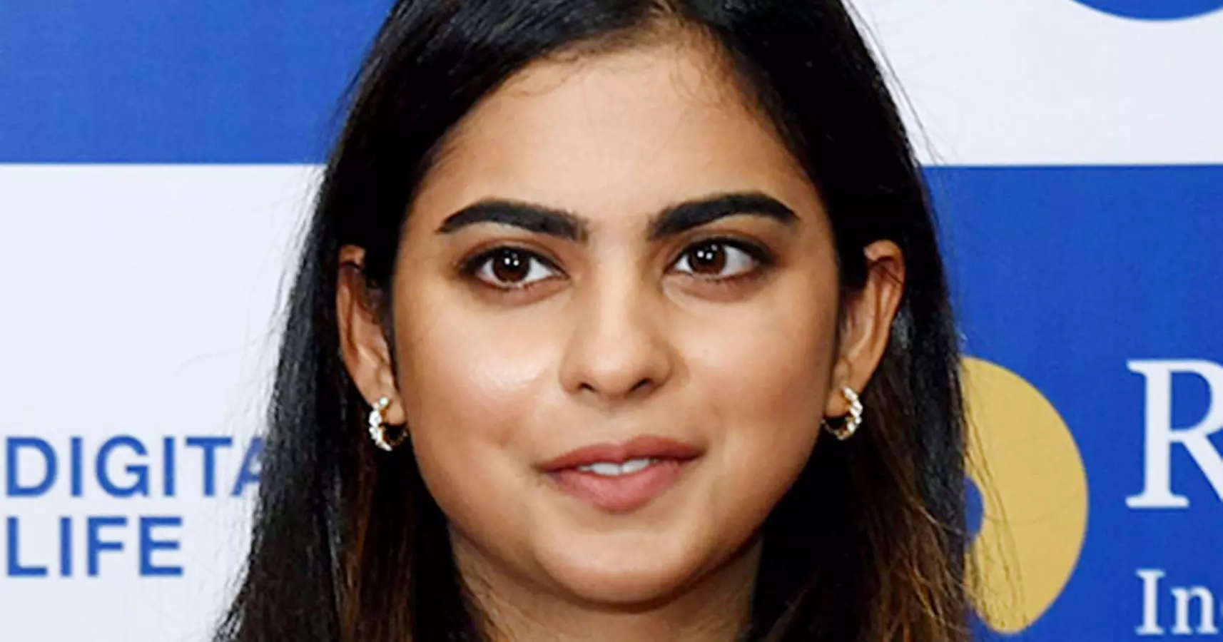 ആകാശിന് പിന്നാലെ ഇഷ; റിലയൻസിൽ തലമുറ മാറ്റം ആകാശിന് പിന്നാലെ ഇഷ; റിലയൻസിൽ തലമുറ മാറ്റം