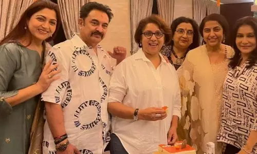 അതു ഒരു അഭിനയ പിസാസ്; രേവതിക്ക് സ്വീകരണമൊരുക്കി സിനിമയിലെ സുഹൃത്തുക്കള് അതു ഒരു അഭിനയ പിസാസ്; രേവതിക്ക് സ്വീകരണമൊരുക്കി സിനിമയിലെ സുഹൃത്തുക്കള്