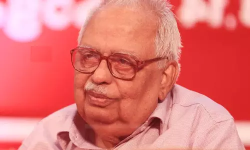 ടി. ശിവദാസമേനോന്റെ മൃതദേഹം സംസ്കരിച്ചു; അന്തിമോപചാരം അർപിച്ച് മുഖ്യമന്ത്രി ടി. ശിവദാസമേനോന്റെ മൃതദേഹം സംസ്കരിച്ചു; അന്തിമോപചാരം അർപിച്ച് മുഖ്യമന്ത്രി