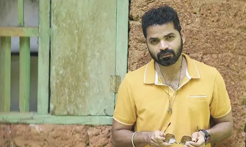 50 രൂപയെങ്കിലും അയക്കൂ, ഒരു കുരുന്ന് ജീവന് രക്ഷപ്പെടട്ടെ; രക്താര്ബുദം ബാധിച്ച 12 വയസുകാരന് വേണ്ടി സഹായം തേടി വിനയ് ഫോര്ട്ട് 50 രൂപയെങ്കിലും അയക്കൂ, ഒരു കുരുന്ന് ജീവന് രക്ഷപ്പെടട്ടെ; രക്താര്ബുദം ബാധിച്ച 12 വയസുകാരന് വേണ്ടി സഹായം തേടി വിനയ് ഫോര്ട്ട്