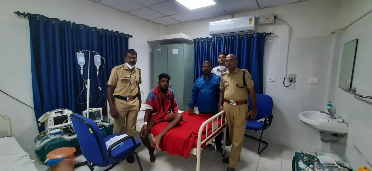 കോഴിക്കോട്ട് വള്ളം മറിഞ്ഞ് ഒരാളെ കാണാതായി കോഴിക്കോട്ട് വള്ളം മറിഞ്ഞ് ഒരാളെ കാണാതായി