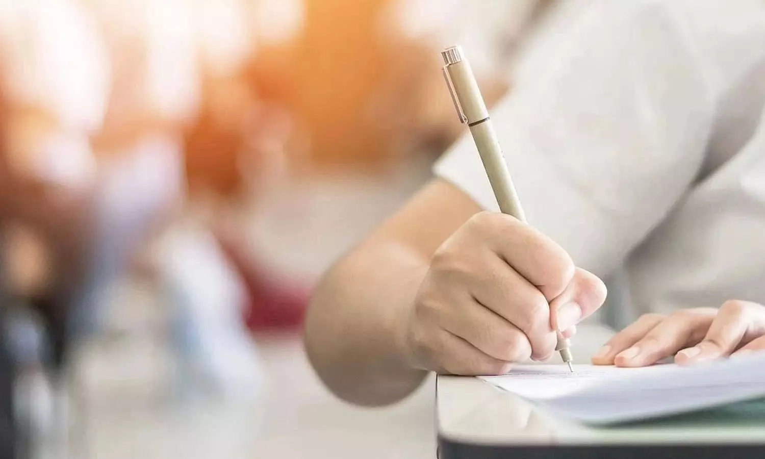 ബിരുദ പരീക്ഷകളുടെ ഫലം ഒരു മാസത്തിനകം പ്രസിദ്ധീകരിക്കണം; ഉന്നത വിദ്യാഭ്യാസ പരീക്ഷാ പരീക്ഷണ കമ്മീഷൻ റിപ്പോർട്ട് സമർപ്പിച്ചു ബിരുദ പരീക്ഷകളുടെ ഫലം ഒരു മാസത്തിനകം പ്രസിദ്ധീകരിക്കണം; ഉന്നത വിദ്യാഭ്യാസ പരീക്ഷാ പരീക്ഷണ കമ്മീഷൻ റിപ്പോർട്ട് സമർപ്പിച്ചു