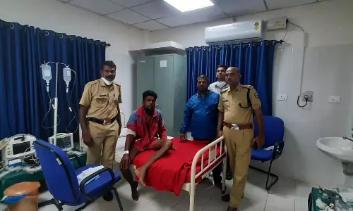 കോഴിക്കോട്ട് വള്ളം മറിഞ്ഞ് ഒരാളെ കാണാതായി