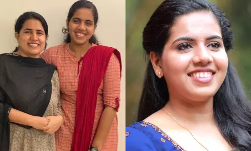 വേട്ടയാടപ്പെടുന്നത് പിണറായി വിജയന്റെ മകളായിപ്പോയി എന്ന ഒറ്റക്കാരണത്താല്; വീണയ്ക്ക് പിന്തുണയുമായി ആര്യ വേട്ടയാടപ്പെടുന്നത് പിണറായി വിജയന്റെ മകളായിപ്പോയി എന്ന ഒറ്റക്കാരണത്താല്; വീണയ്ക്ക് പിന്തുണയുമായി ആര്യ