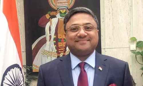 കൃത്യമായ രേഖകളില്ലാതെ കുവൈത്തിലേക്ക് ജോലിക്കായി വരരുത്; മുന്നറിയിപ്പുമായി ഇന്ത്യൻ അംബാസഡർ