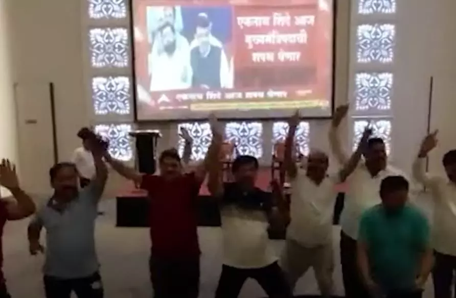 മുഖ്യമന്ത്രിയായി ഷിൻഡേ; ഗോവയിലെ ഹോട്ടലിൽ വിമതരുടെ ആനന്ദനൃത്തം, വീഡിയോ
