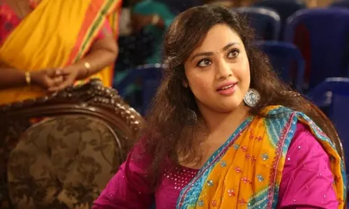 ഞങ്ങളുടെ സ്വകാര്യത മാനിക്കണം, തെറ്റായ വിവരങ്ങൾ പ്രചരിപ്പിക്കരുത്; ഭർത്താവിന്റെ വിയോഗത്തിന് പിന്നാലെ അഭ്യർഥനയുമായി നടി മീന ഞങ്ങളുടെ സ്വകാര്യത മാനിക്കണം, തെറ്റായ വിവരങ്ങൾ പ്രചരിപ്പിക്കരുത്; ഭർത്താവിന്റെ വിയോഗത്തിന് പിന്നാലെ അഭ്യർഥനയുമായി നടി മീന