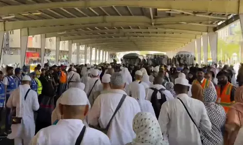 ഹജ്ജിന് മുമ്പുള്ള അവസാന വെള്ളിയിൽ നിറഞ്ഞൊഴുകി മക്ക ഹറം