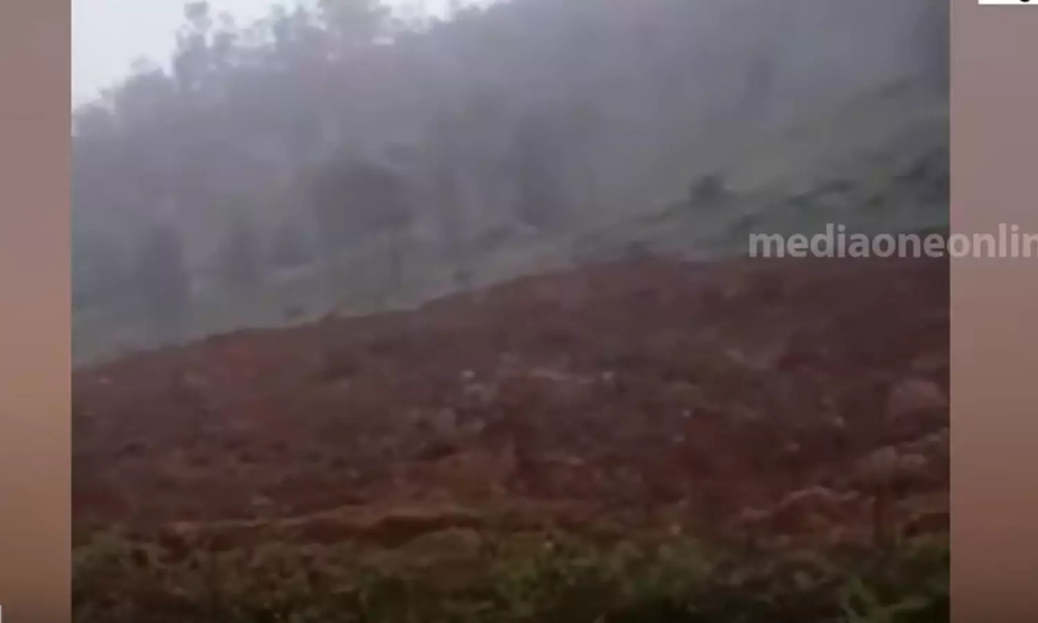 വയനാട് കുറിച്യാർമലയിൽ ശക്തമായ മണ്ണിടിച്ചിൽ