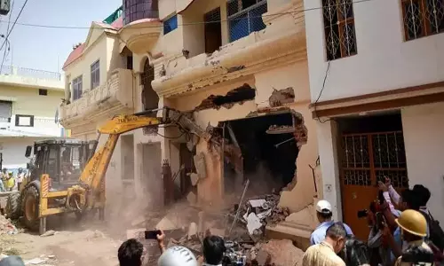 ജാവേദ് മുഹമ്മദിന്റെ വീട് പൊളിച്ചത് അയൽക്കാരുടെ പരാതിയെ തുടർന്ന്; ന്യായീകരിച്ച് യുപി സർക്കാർ ജാവേദ് മുഹമ്മദിന്റെ വീട് പൊളിച്ചത് അയൽക്കാരുടെ പരാതിയെ തുടർന്ന്; ന്യായീകരിച്ച് യുപി സർക്കാർ