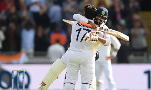 പന്തിനു പിന്നാലെ ജഡേജയ്ക്കും സെഞ്ച്വറി; ഇന്ത്യ 416 റൺസിന് പുറത്ത്